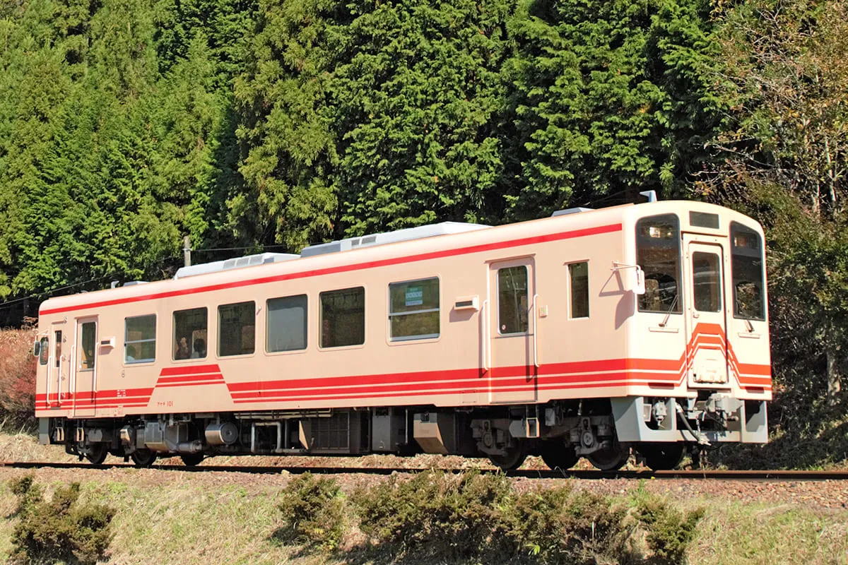 明知鉄道 アケチ100形の写真